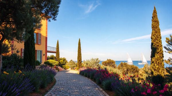 Découvrez comment louer une villa à Saint-Tropez cet été